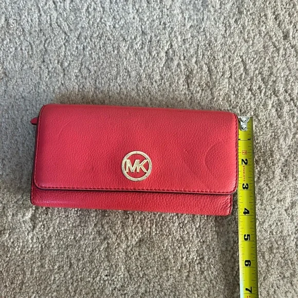 Michael Kors Coral Leather Wallet - Picture 7 of 8